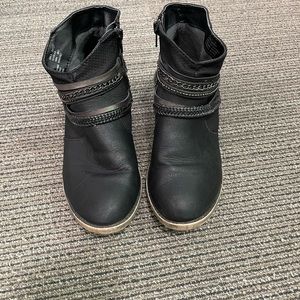 Kohl’s black hell boots size 7 1/2